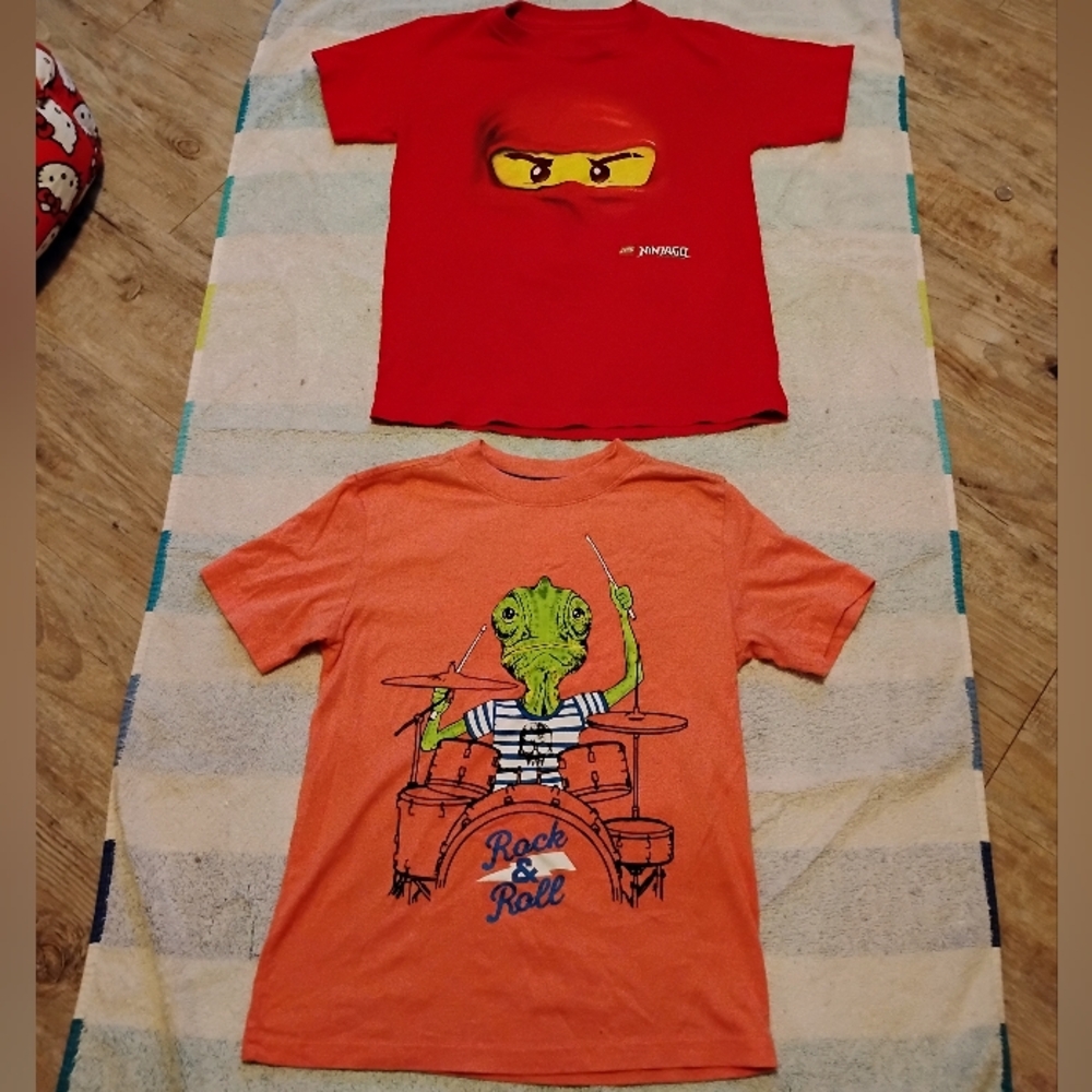 2 boys tshirts